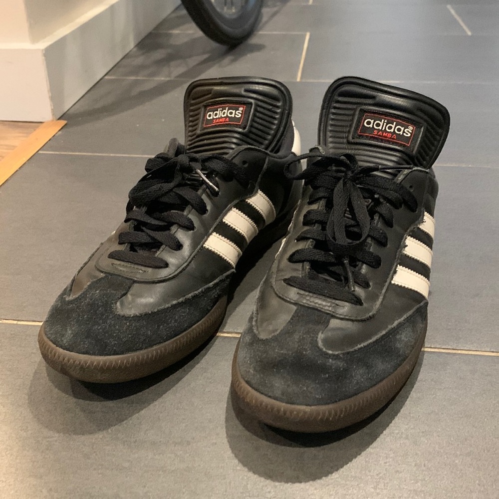 Adidas Samba Classic, black, men’s soccer shoes, excellent condition, size 10.5